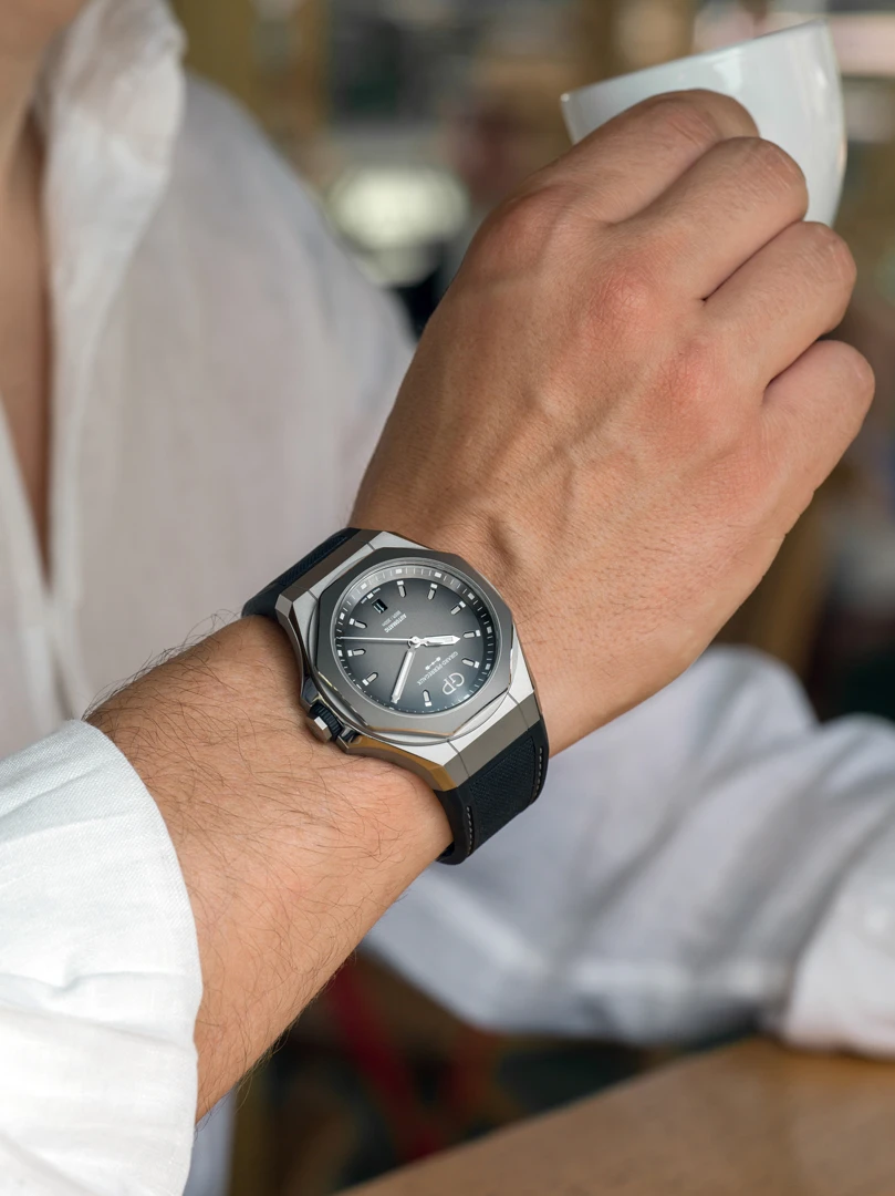 Girard-Perregaux Laureato Absolute Ti 230