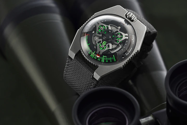 URWERK’s UR-100 GunMetal from the SpaceTime collection