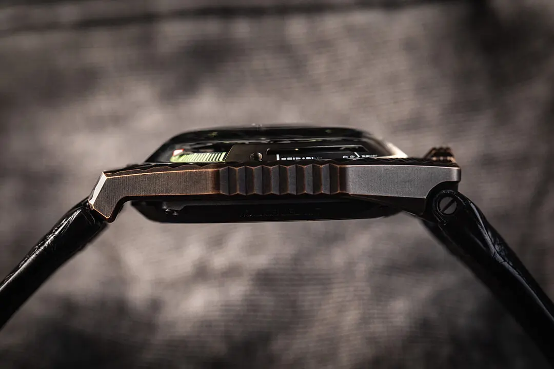 URWERK UR 100V T-Rex