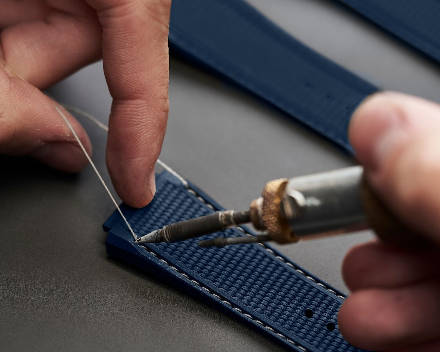 Girard-Perregaux Laureato Absolute Ti 230