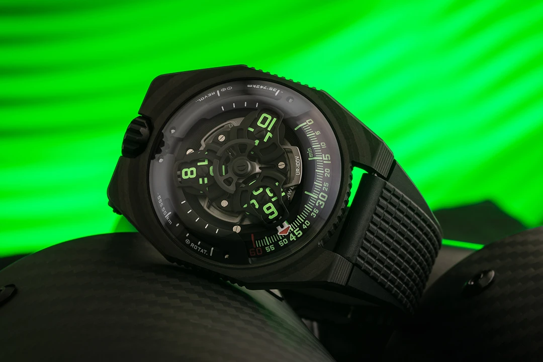 Urwerk Ur-100 v In Carbon