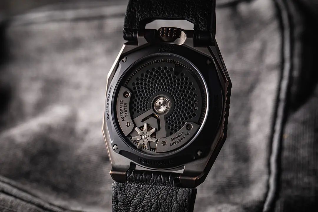 URWERK UR 100V T-Rex