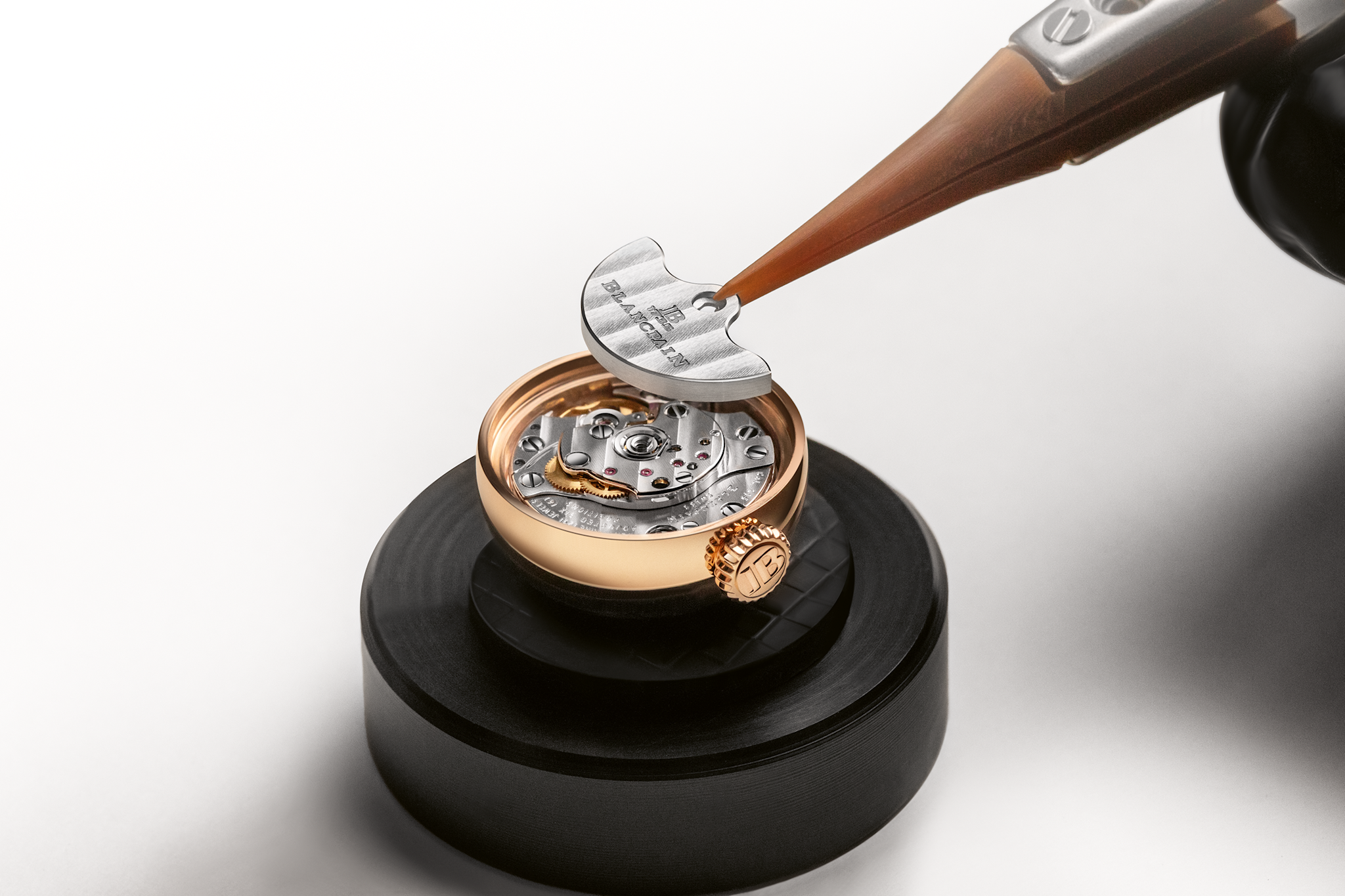 Blancpain Introduces the Lady B, a Mechanical Bubble to Wear on the Wrist - 5
