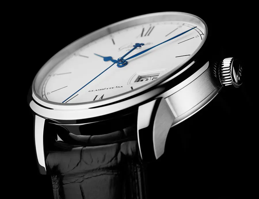 n 2018 Glashütte Original presents the sequel to this success story; the new Senator Cosmopolite debuts in stainless steel and with a minimalistic design. 
