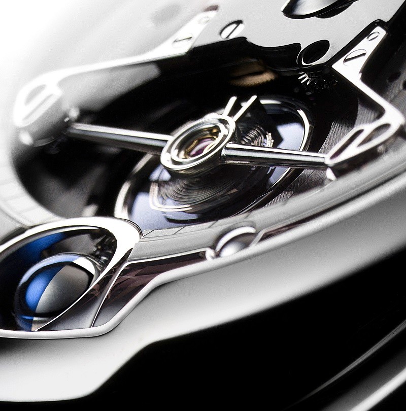 Triple parechute shock-absorbing system