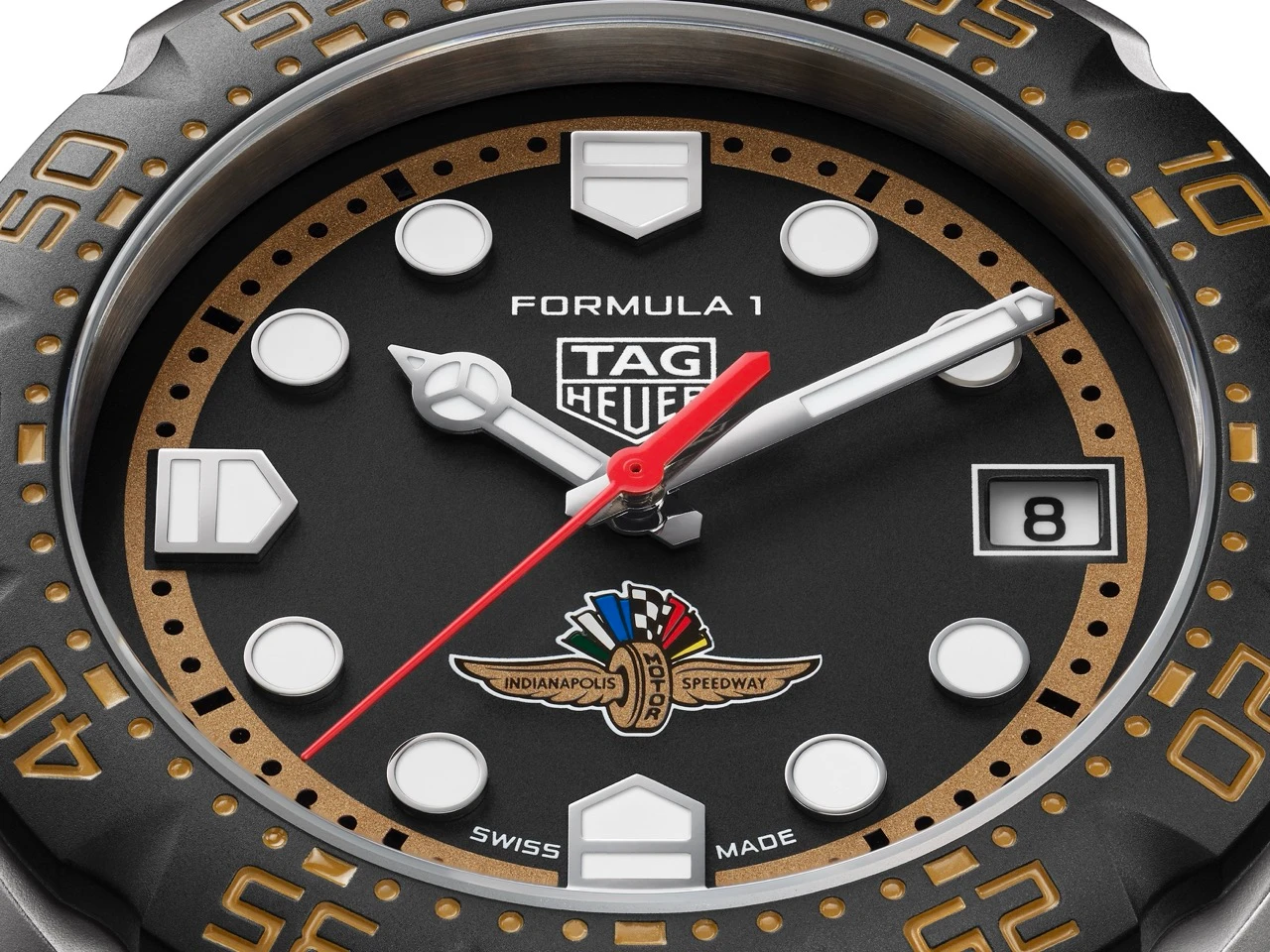 TAG Heuer Celebrates the 2026 Indy 500 Car Race with Limited Edition Solargraph - 2