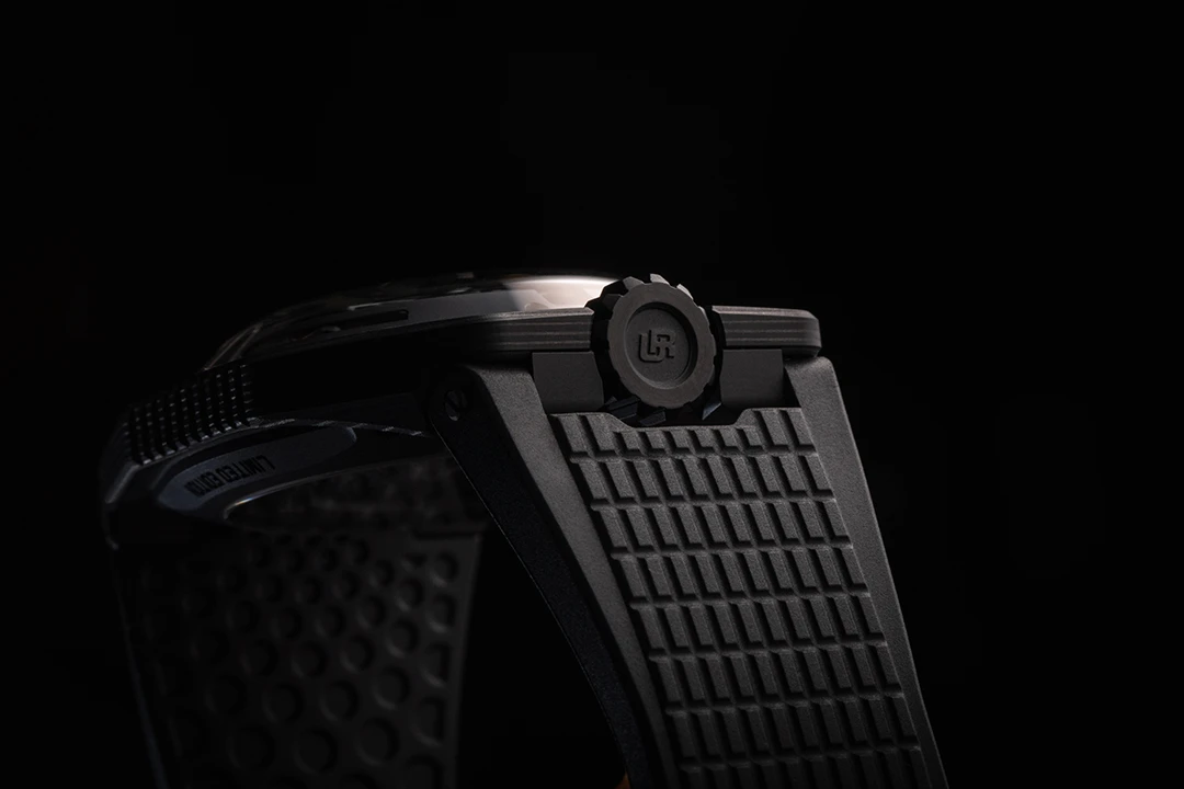 Urwerk Ur-100 v In Carbon