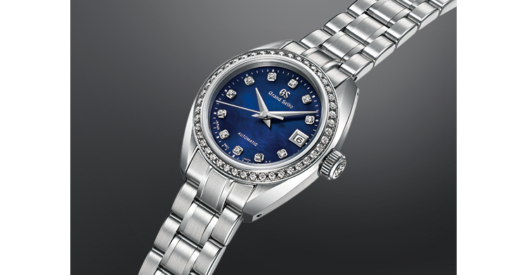  Diamonds, mother-of-pearl and a slim profile