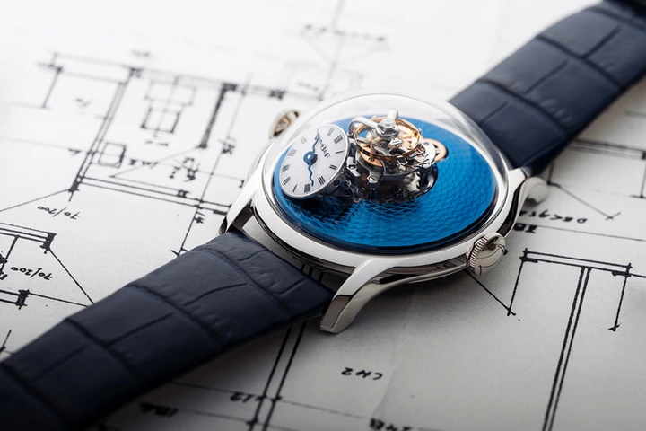MB&F Legacy Machine FlyingTand platinum 950 case with sky-blue guilloché dial (Day)