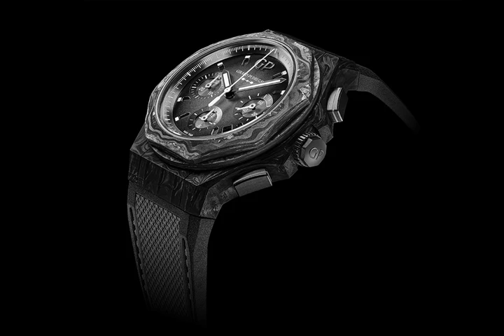 Girard-Perregaux Laureato Absolute Crystal Rock