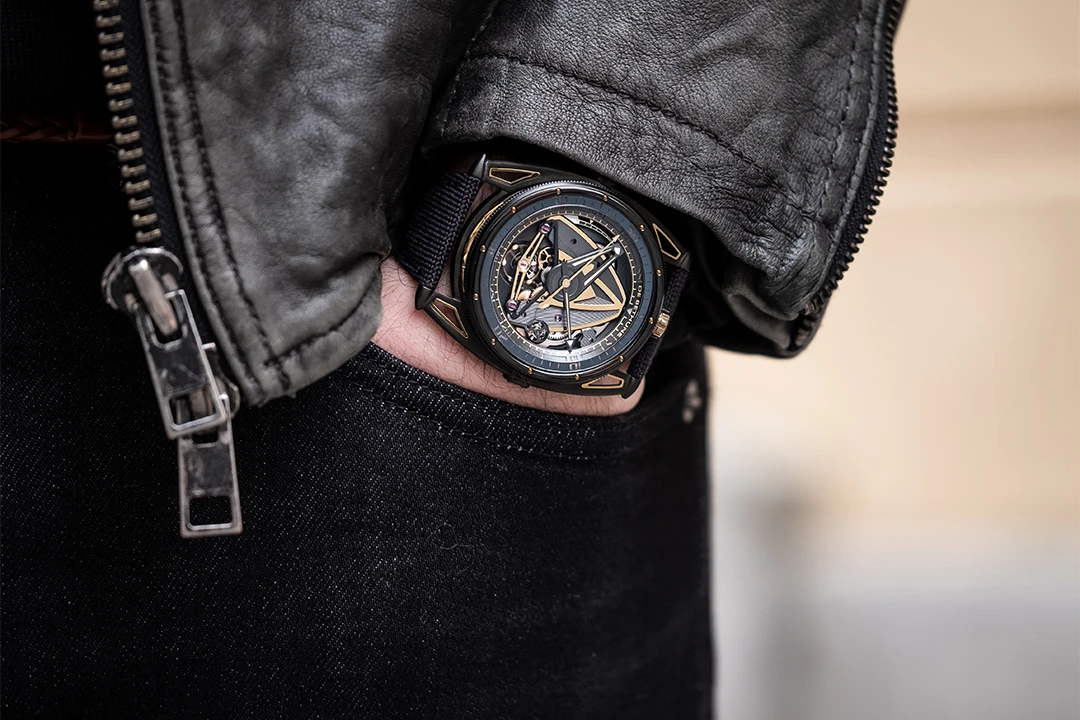 De Bethune in Black and Gold
