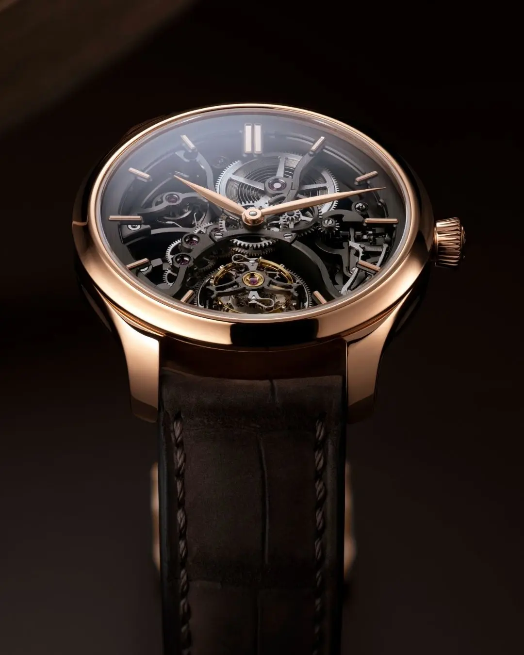 HMoser 1814-0400 Endeavour Tourbillon RG Skeleton Lifestyle Social Media - 2