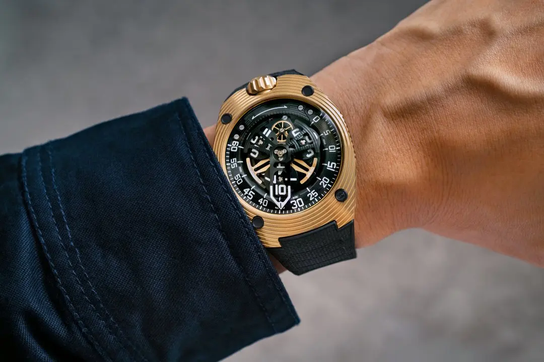 ur150-gold-scorpion