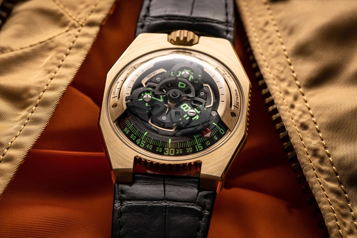 Urwerk Ur-100 Gold Edition