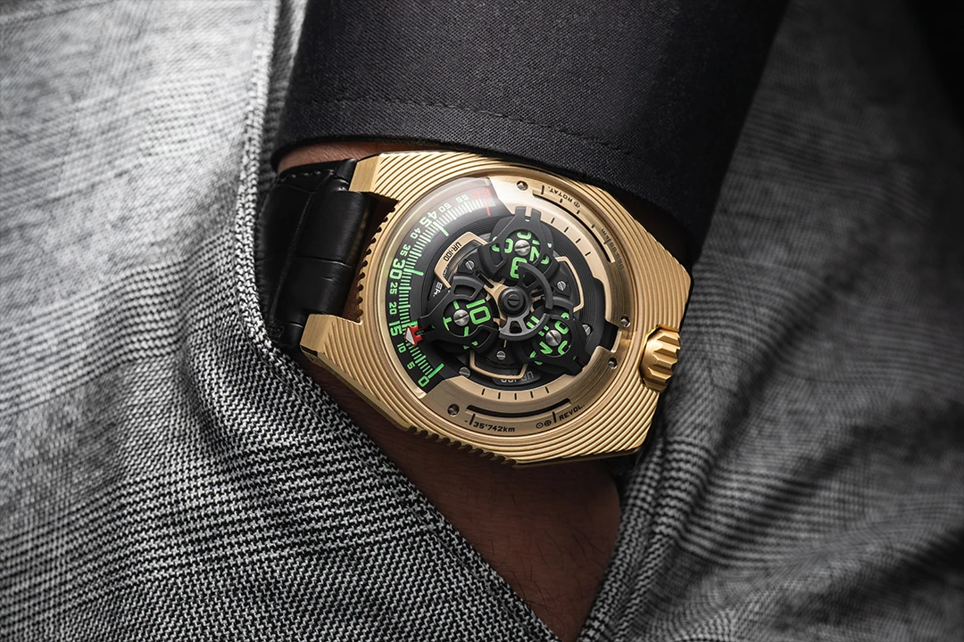 Urwerk UR-100 Electrum