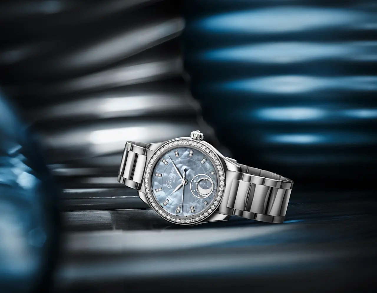 Serenade Luna_Feature