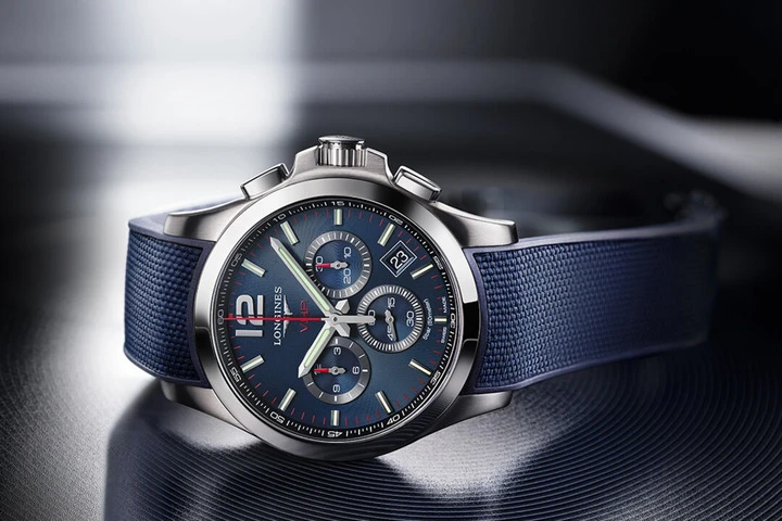 A new all-ceramic version broadens the Longines HydroConquest collection