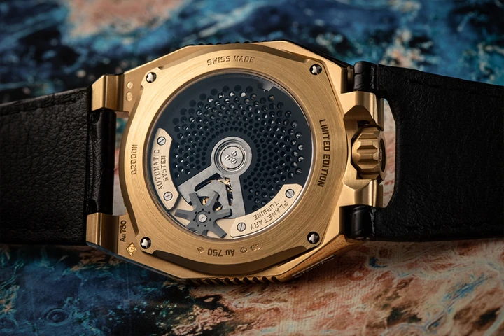 URWERK UR-100 GOLD EDITION