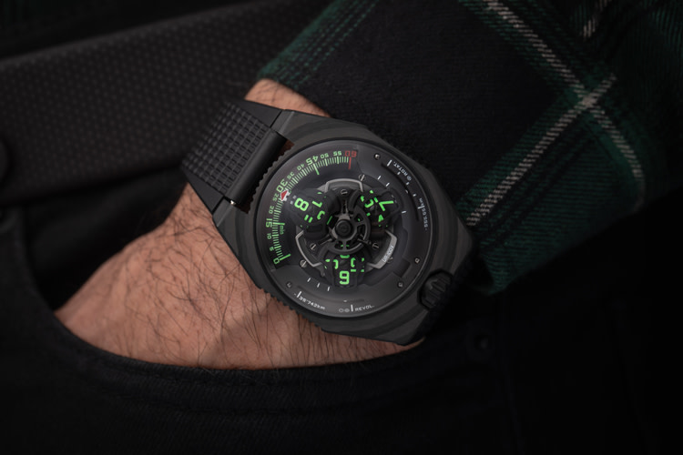 Urwerk Ur-100 v In Carbon