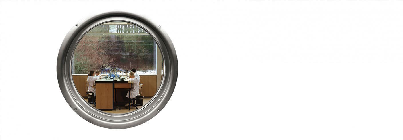 To guarantee products complying with the highest technical and aesthetic parameters, not only does Breitling work with the finest suppliers