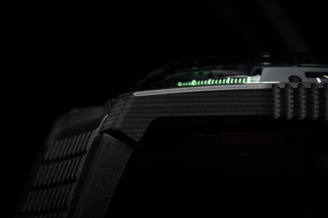 Urwerk Ur-100 v In Carbon