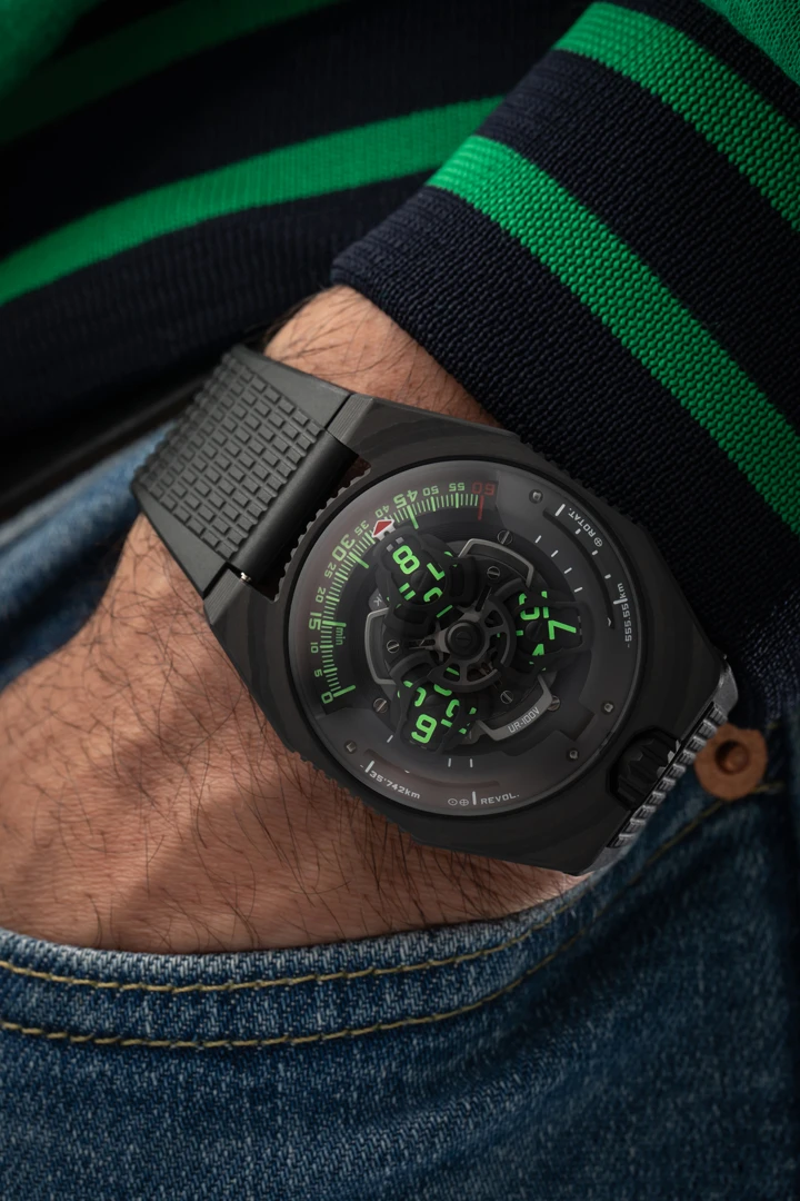 Urwerk Ur-100 v In Carbon