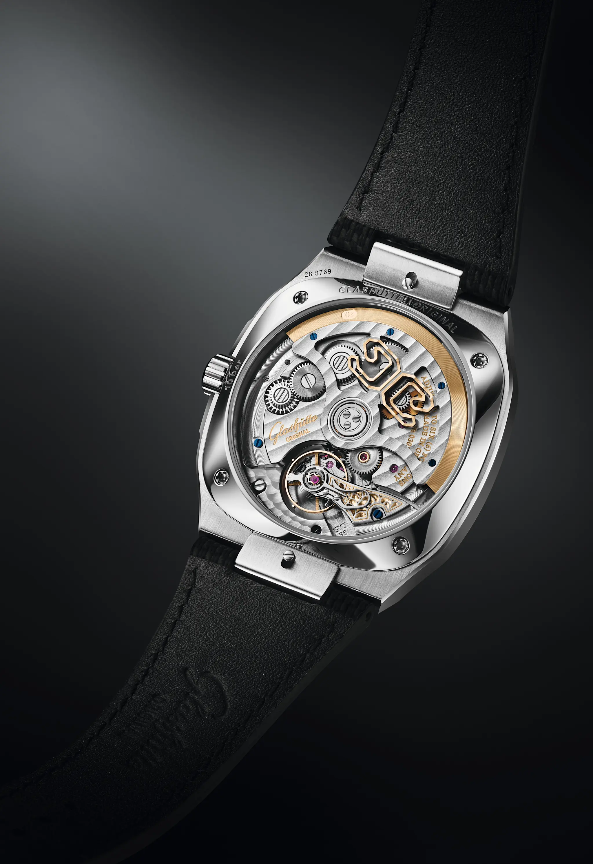 Glashütte Original presents a new line in the vintage collection that celebrates the magical charm of analogue: The 70s - 4