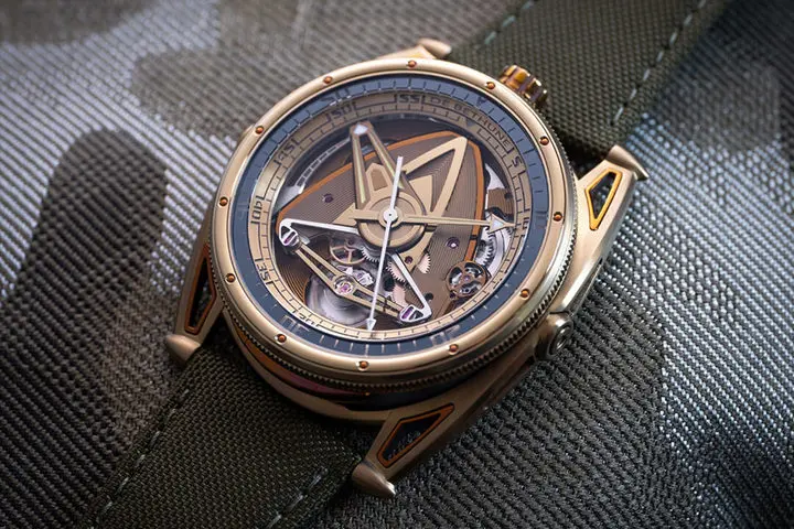 De Bethune’s DB28 GS “Yellow Submarine”