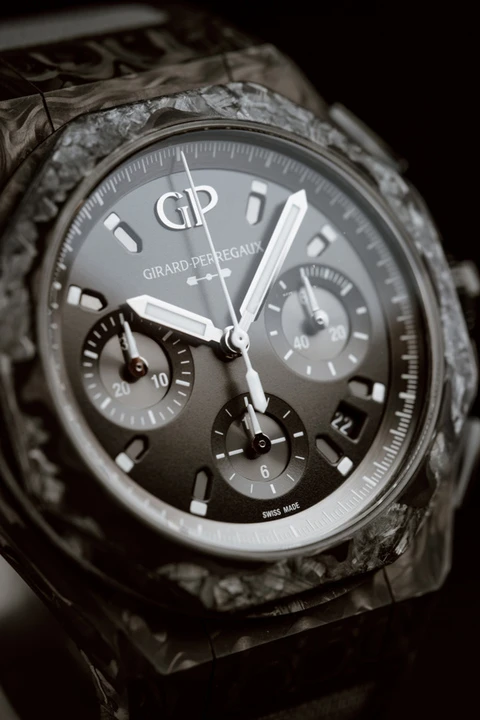 Girard-Perregaux Laureato Absolute Crystal Rock