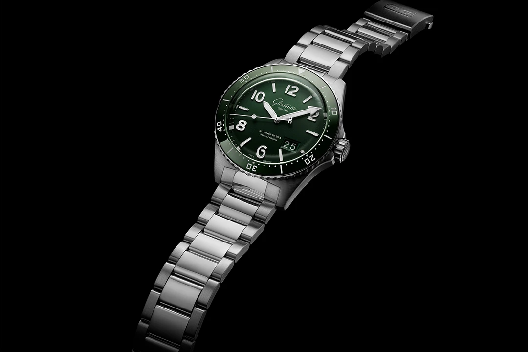 The SeaQ Panorama Date