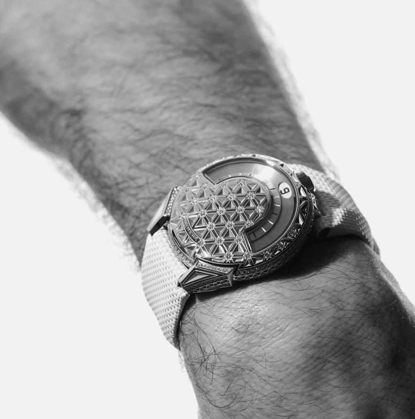 URWERK Debuts the New UR-101 Diamond Sky - 8