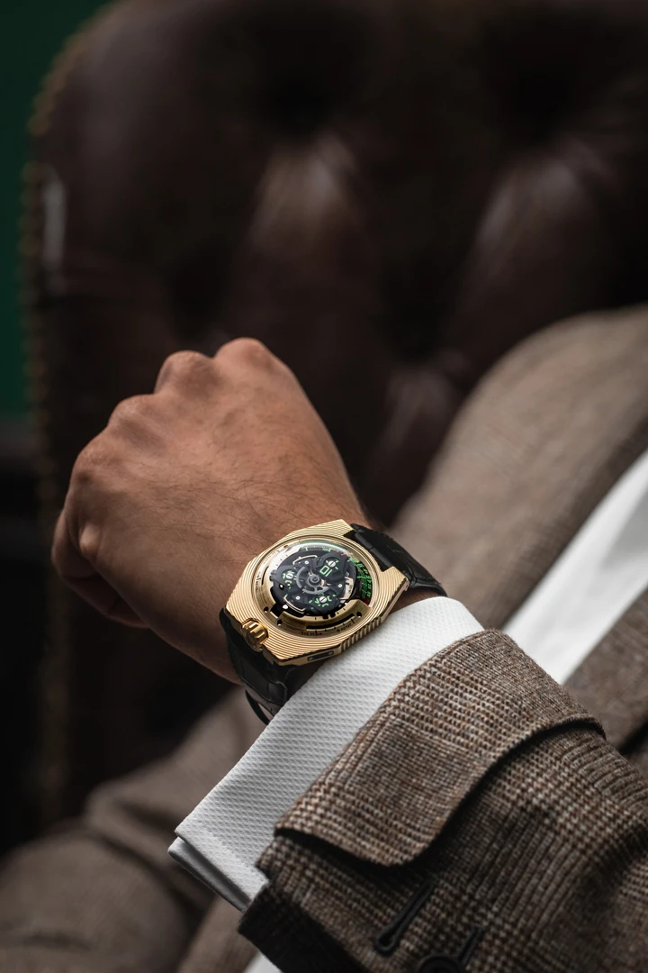 Urwerk UR-100 Electrum
