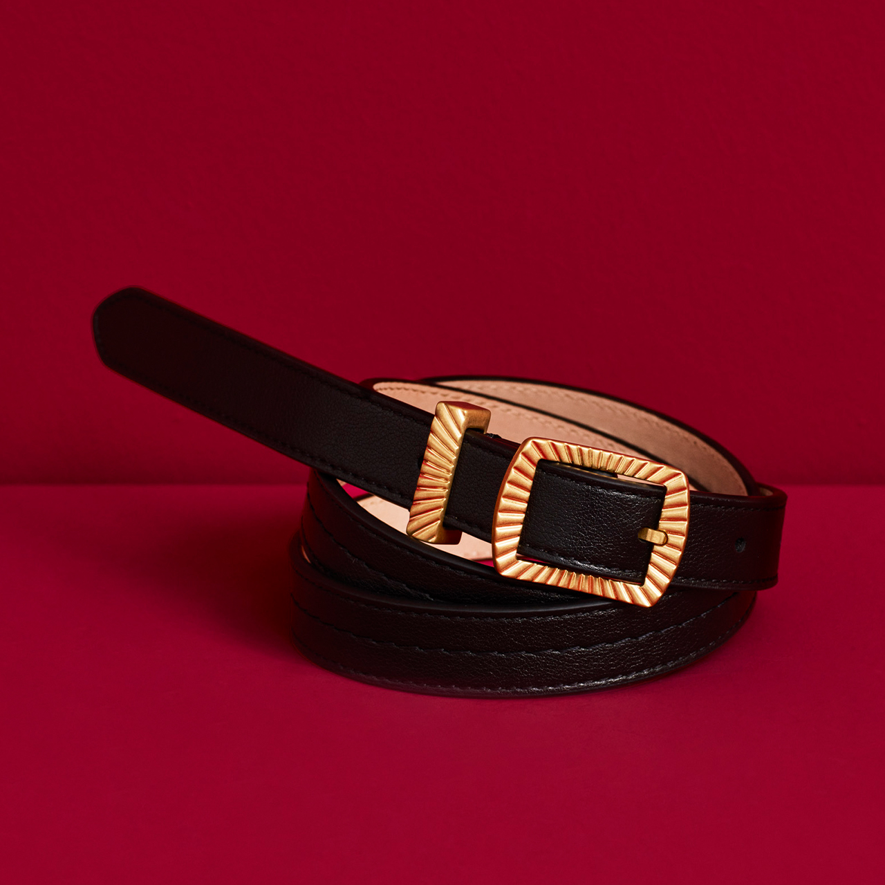 バリー公式オンラインストア：ラグジュアリーシューズ、バッグ、レディ