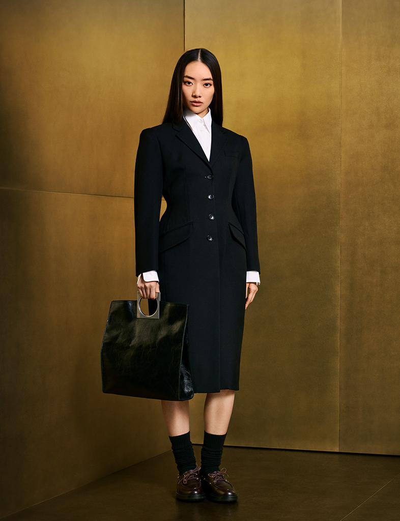 BALLY☆バリー☆新品未使用☆ロゴ入りフック付きタオル☆墨黒☆直営店購入品 360501476_1.jpg