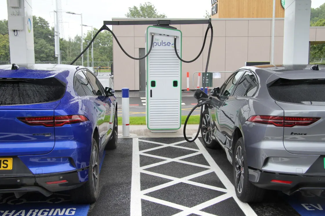The EV Network and bp pulse unveil the UK's largest public EV charging