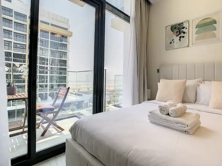 Modern Studio w/ Balcony