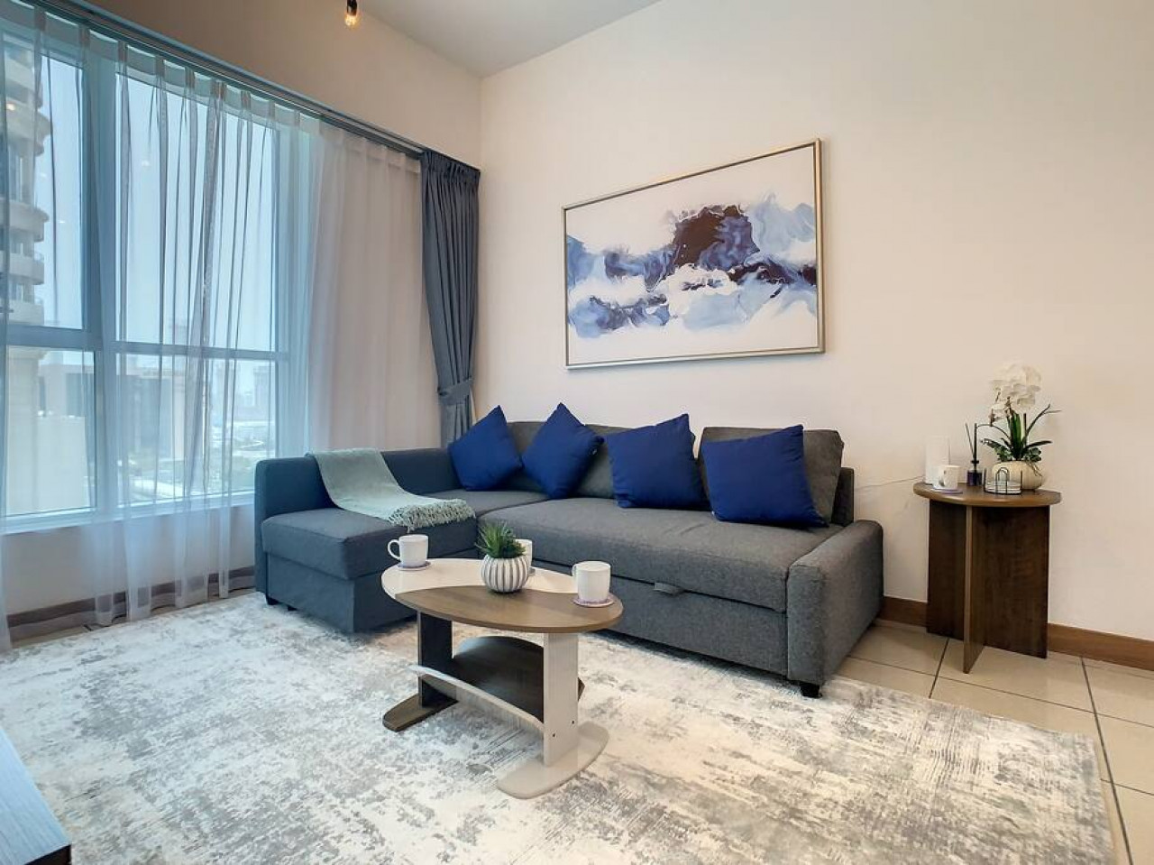 High-End High Rise 1br