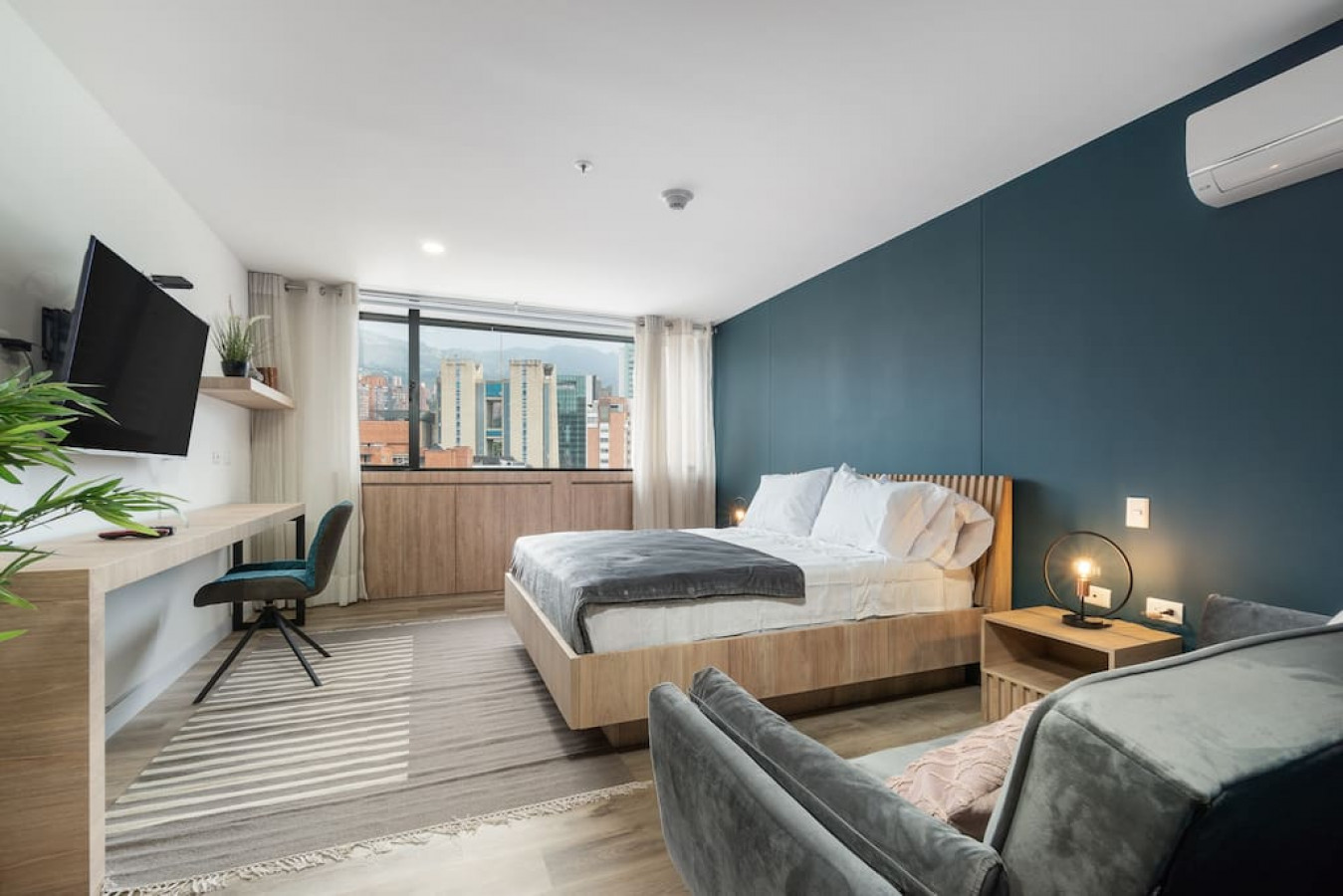 Perfect Location w/ Cowork, Gym & Café