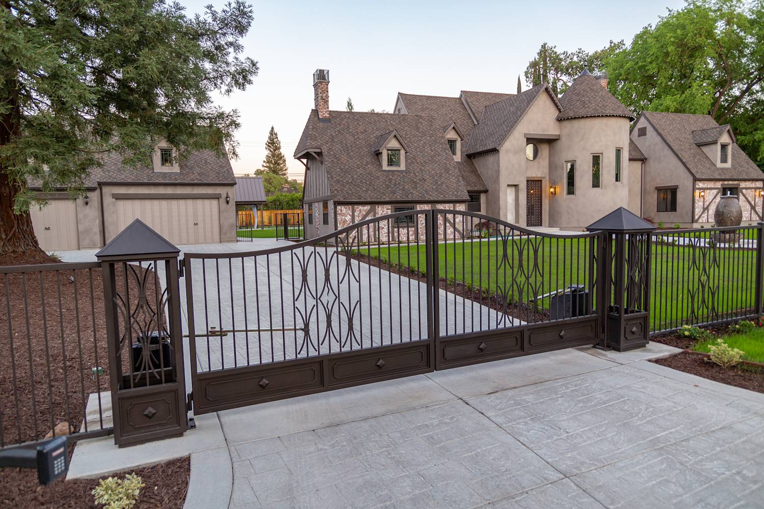 Match Steel Gate Discover the Elegance of a Custom Metal Gate