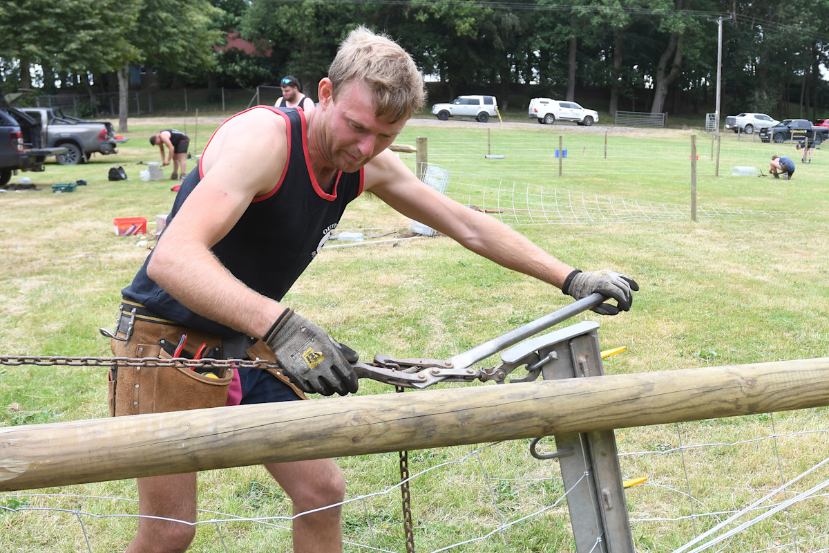 Fence Erecting 2026 