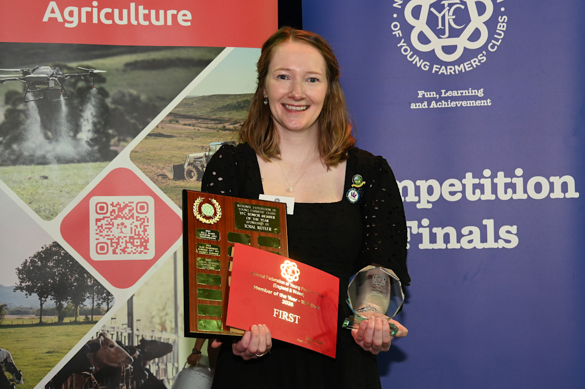 Abigail Graham  SMOTY with award