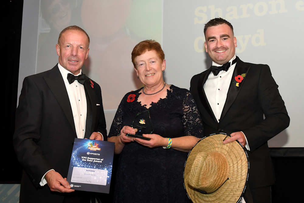Sharon Jones with judges