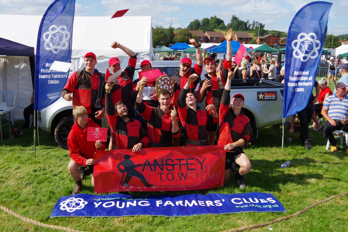 Anstey hang on to Men’s Tug of War title