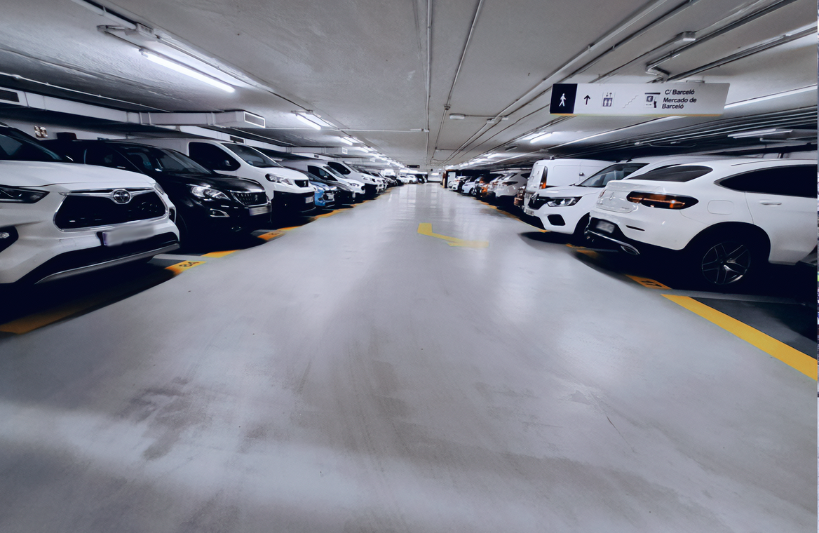 car park  right in the historic centre, ideal for visits and local tourism.