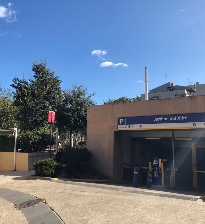 car park convenient, secure and ideally located near the city centre and healthcare services.