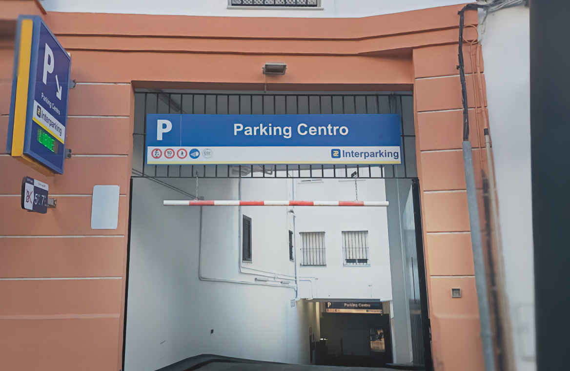 car park convenient, secure and ideally located near the city centre and healthcare services.