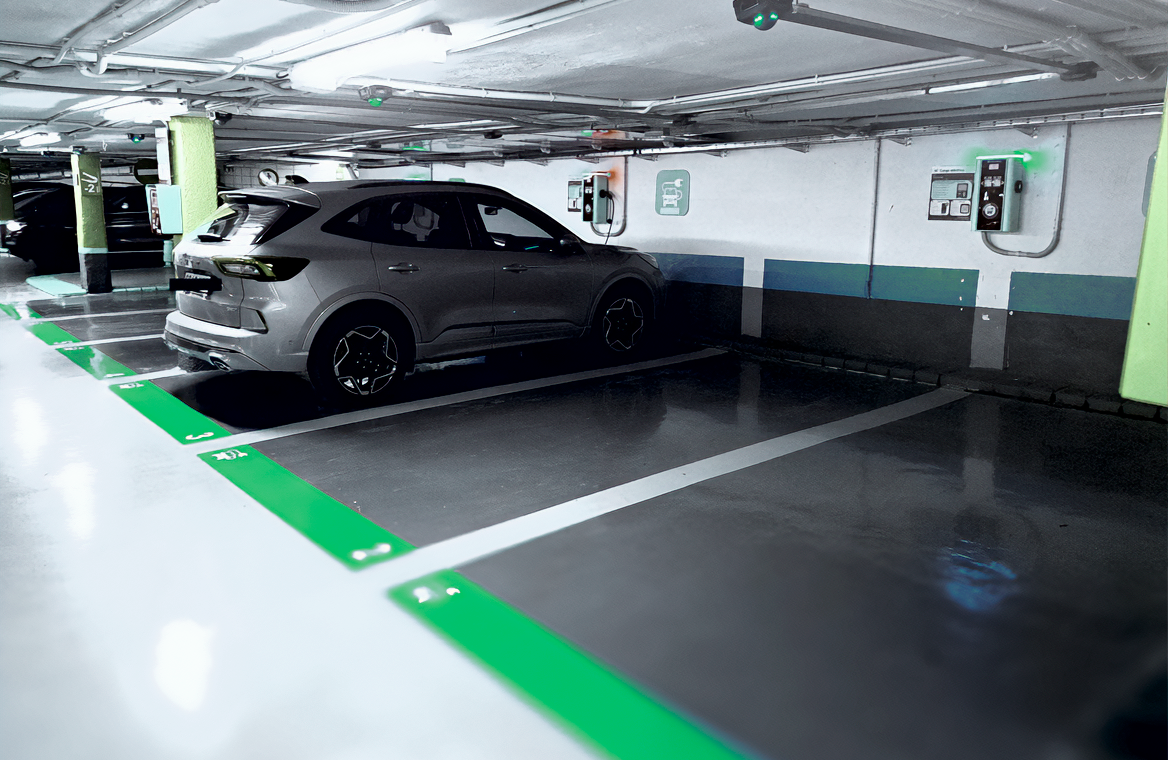 car park  right in the historic centre, ideal for visits and local tourism.