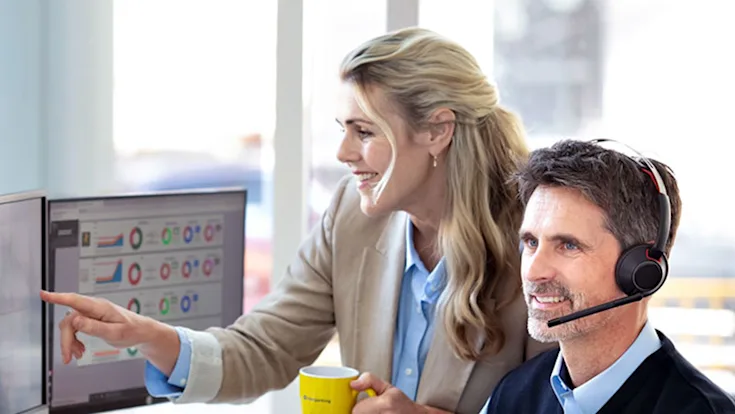 Kollegen der Interparking im Austausch