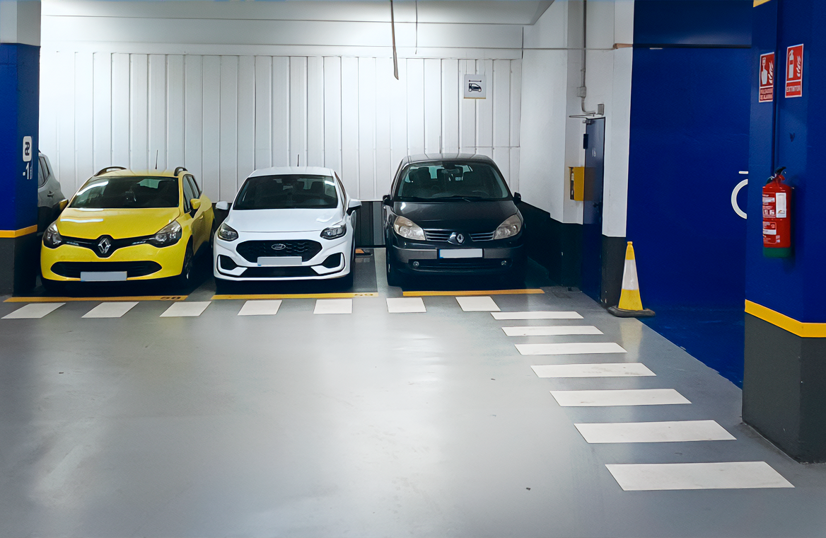 car park  right in the historic centre, ideal for visits and local tourism.