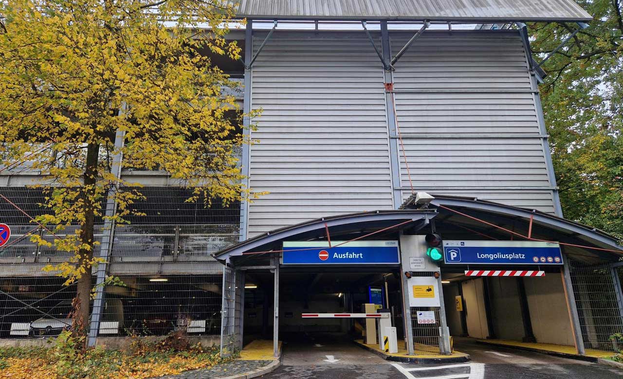 Parkhaus Longoliusplatz Einfahrt